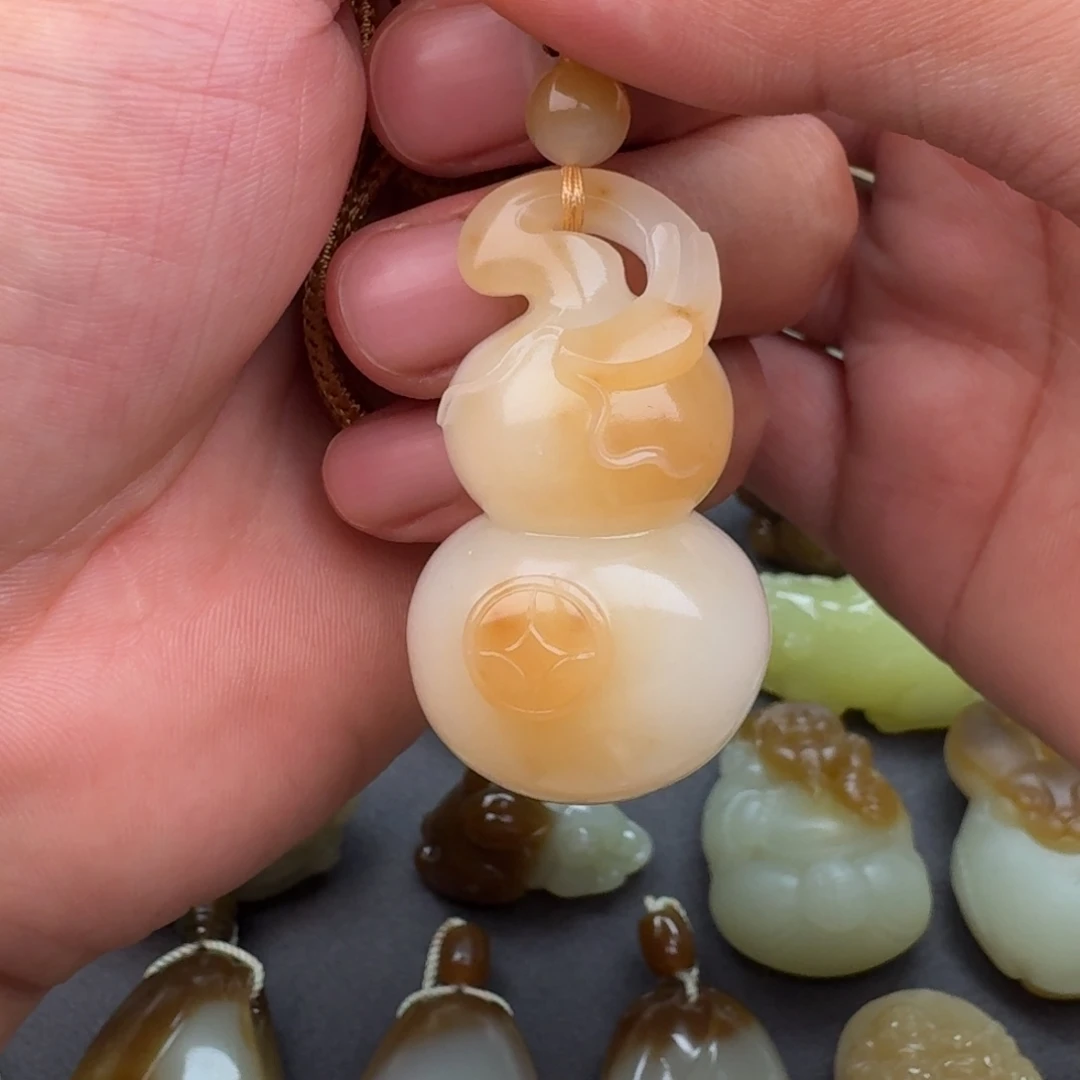 瑞***晓颈饰未镶嵌和田玉