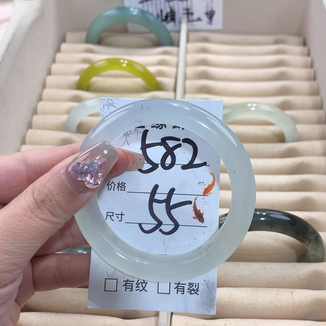 【闪购商品】未镶嵌蛇纹石玉手镯