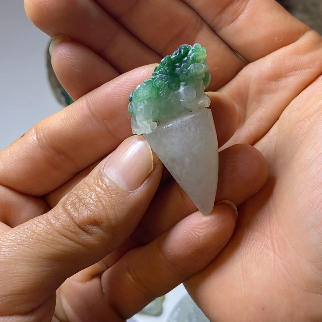 定制翡翠未镶嵌翡翠