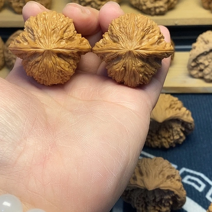 核桃文玩核桃山地红皮磨全品41
