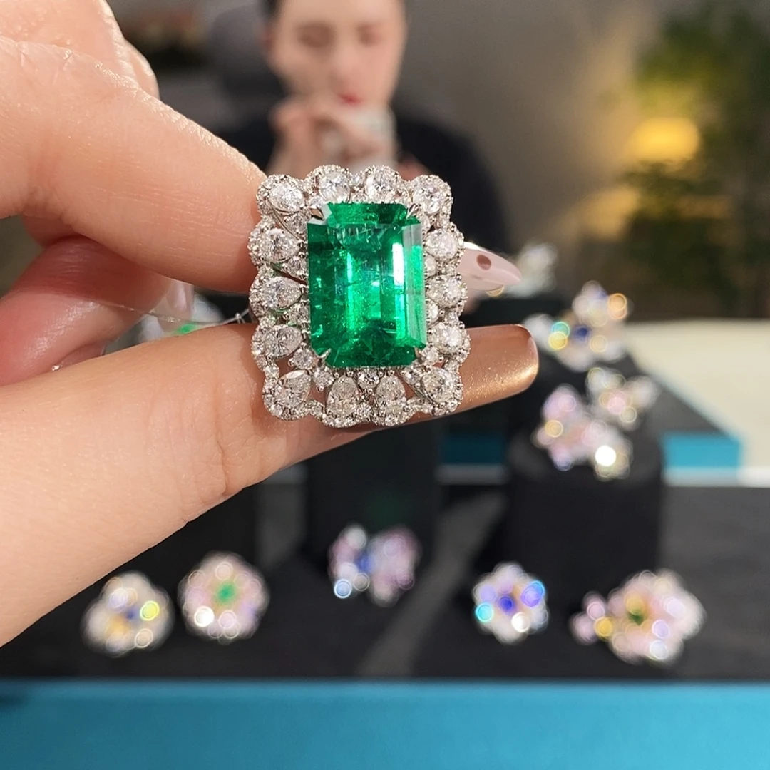 18K金镶嵌戒指祖母绿6.89ct微油沃顿绿吉尔德两用款