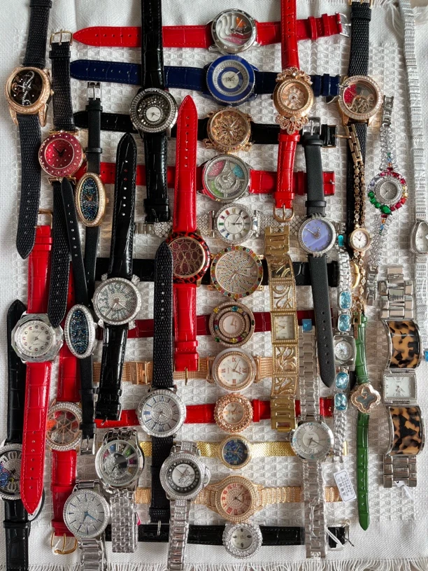 女士手表七彩钻时尚气质轻奢百搭潮流腕表（直播间为准