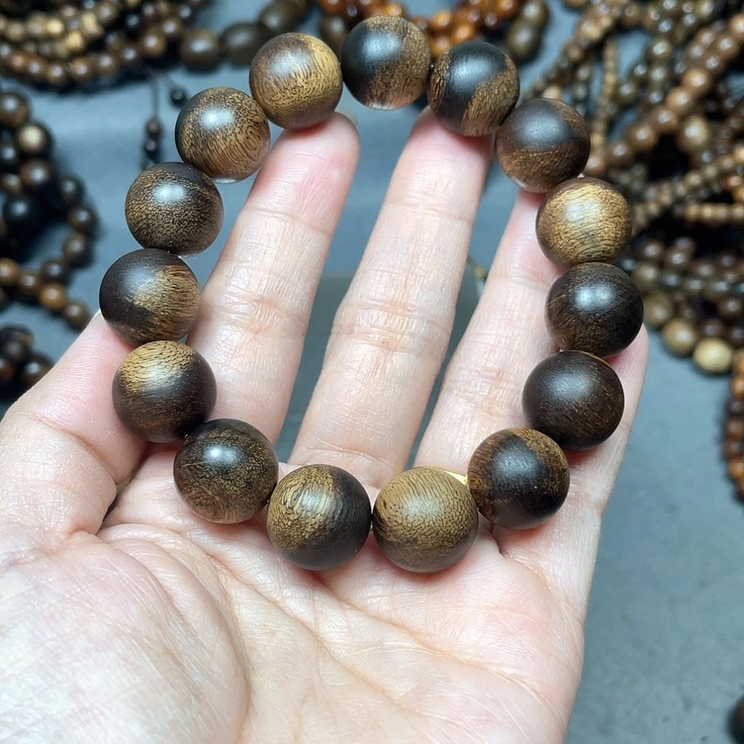 沉香手串白棋瘤疤1.5