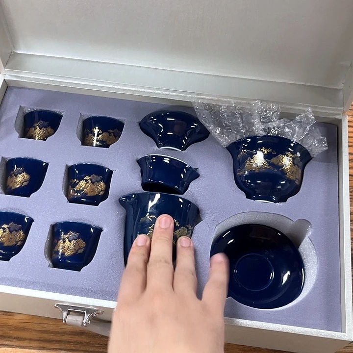 孤品茶具套装等。