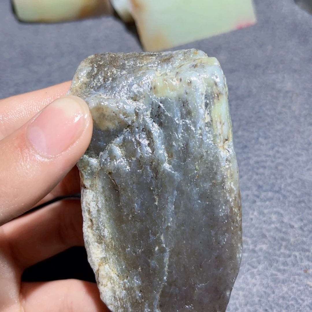 和田玉（糖玉）未镶嵌珠宝奇石