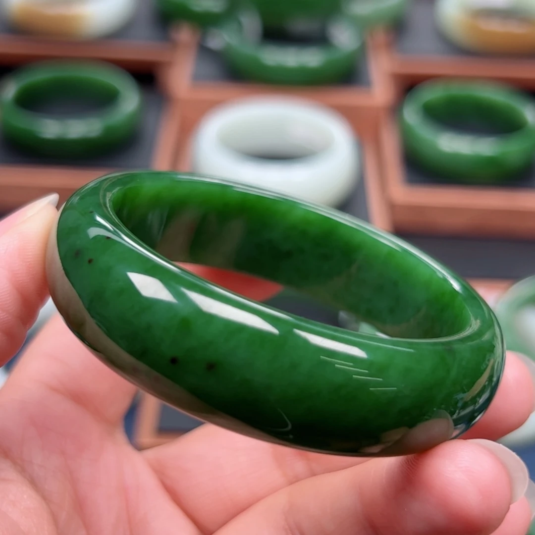 未镶嵌手镯和田玉（碧玉）