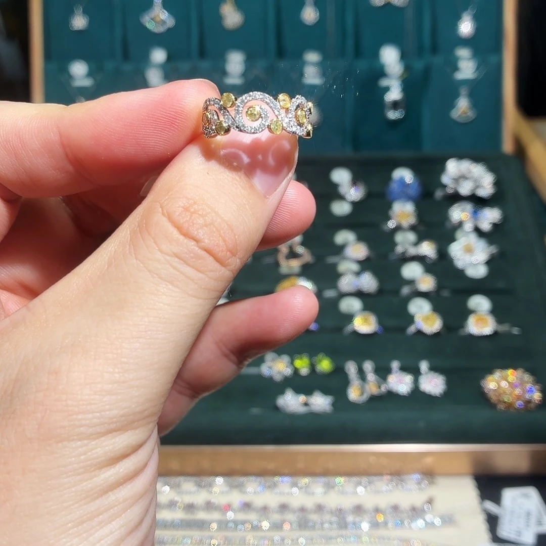 钻石戒指/指环18K金镶嵌