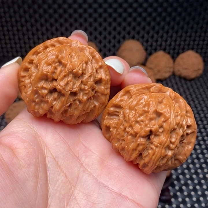 文玩核桃吊坠8白狮子46