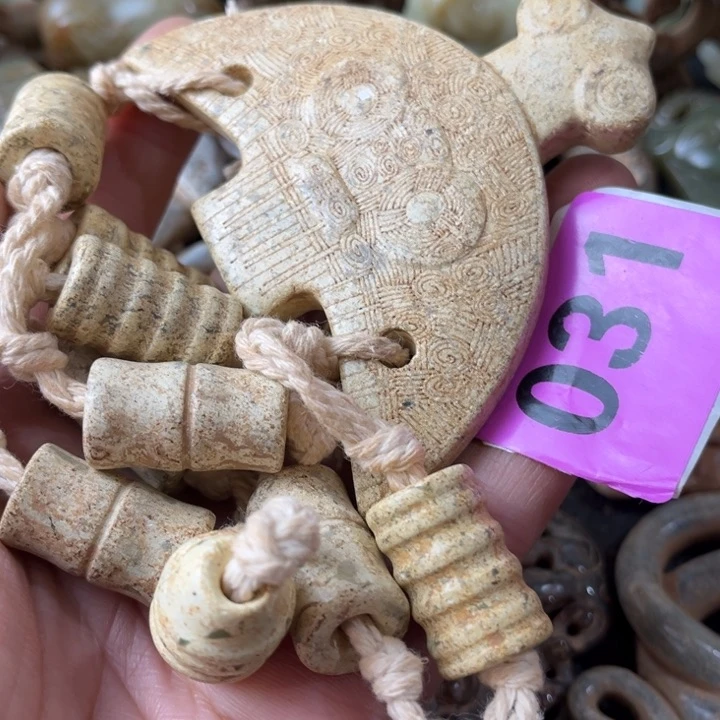 和田玉颈饰未镶嵌