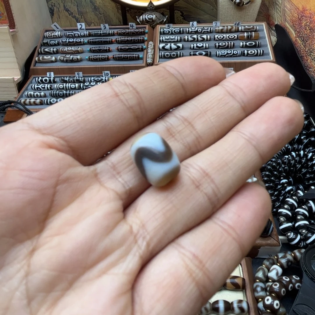 玛瑙/玉髓玛瑙手链未镶嵌?