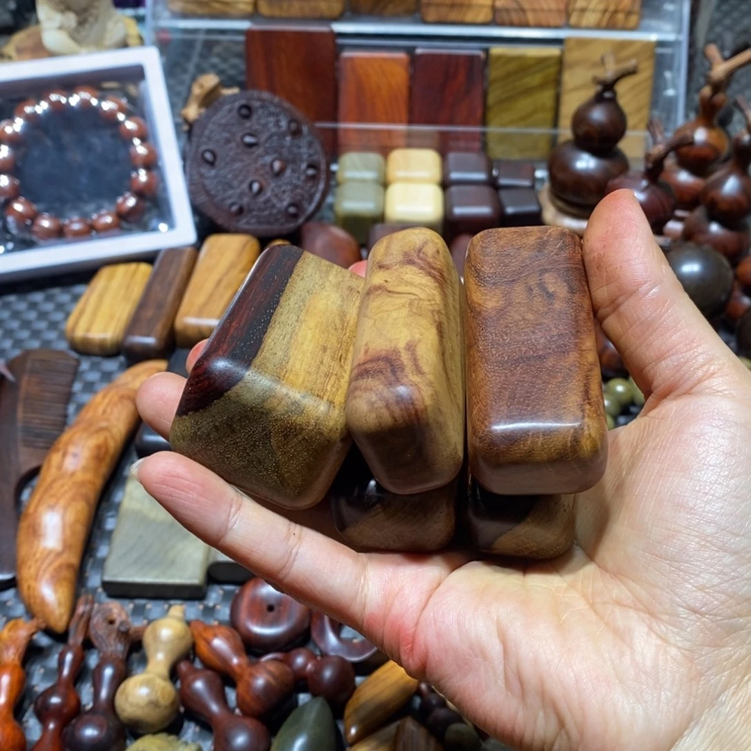 木4**4微凹黄檀和血檀瑕疵