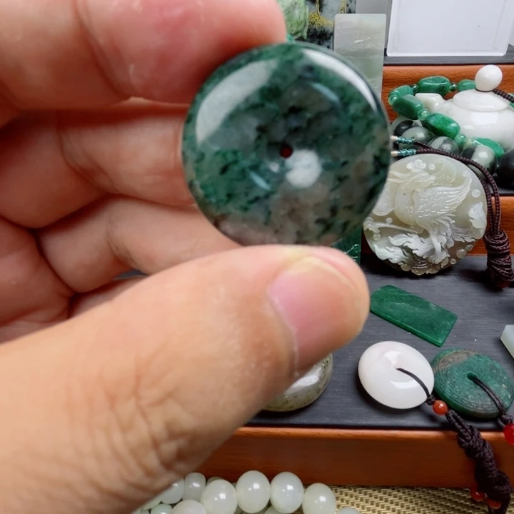 独山玉未镶嵌珠宝半成品