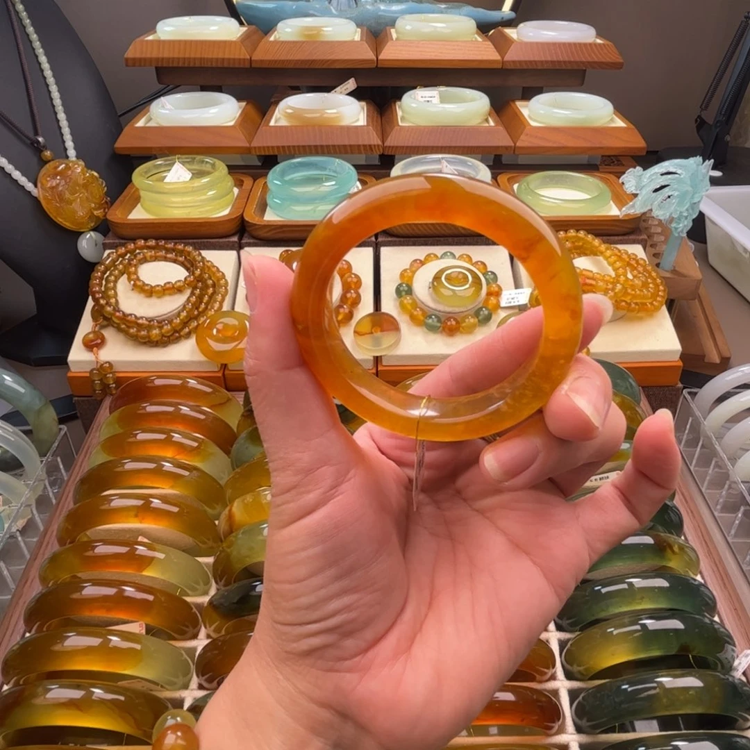 蛇纹石玉未镶嵌手镯52