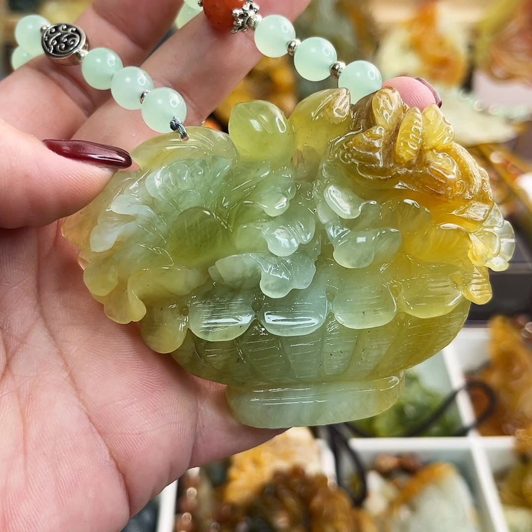 蛇纹石玉颈饰未镶嵌