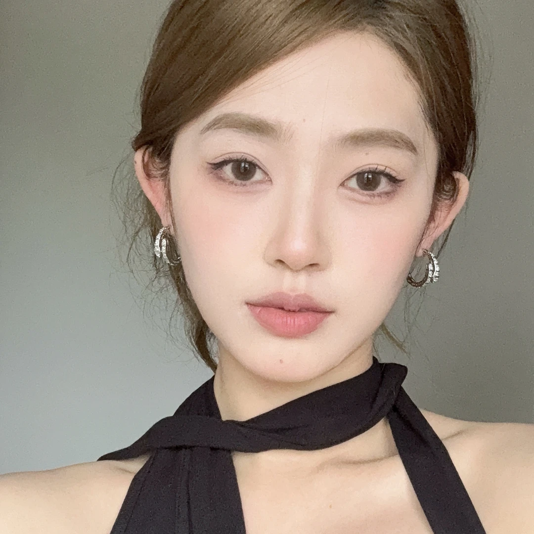 oushipei/欧诗佩 铜合金合成锆石耳饰  轻奢高级感独特蛇形耳圈女