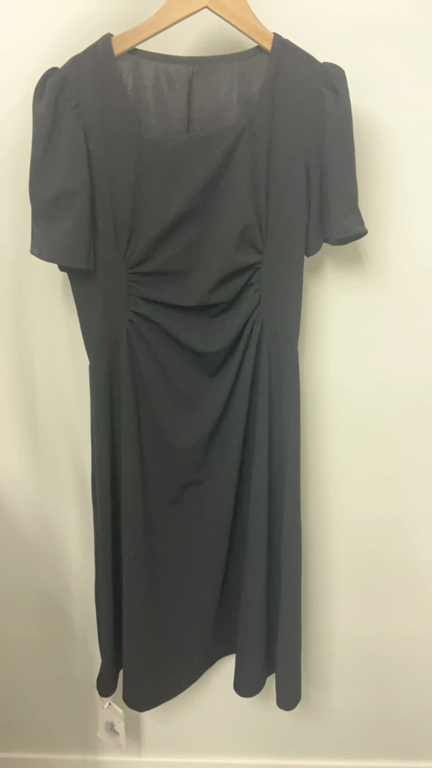 法式赫本风垫肩可摘黑色连衣裙气质显瘦有垂感