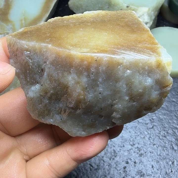 和田玉（糖玉）未镶嵌珠宝奇石