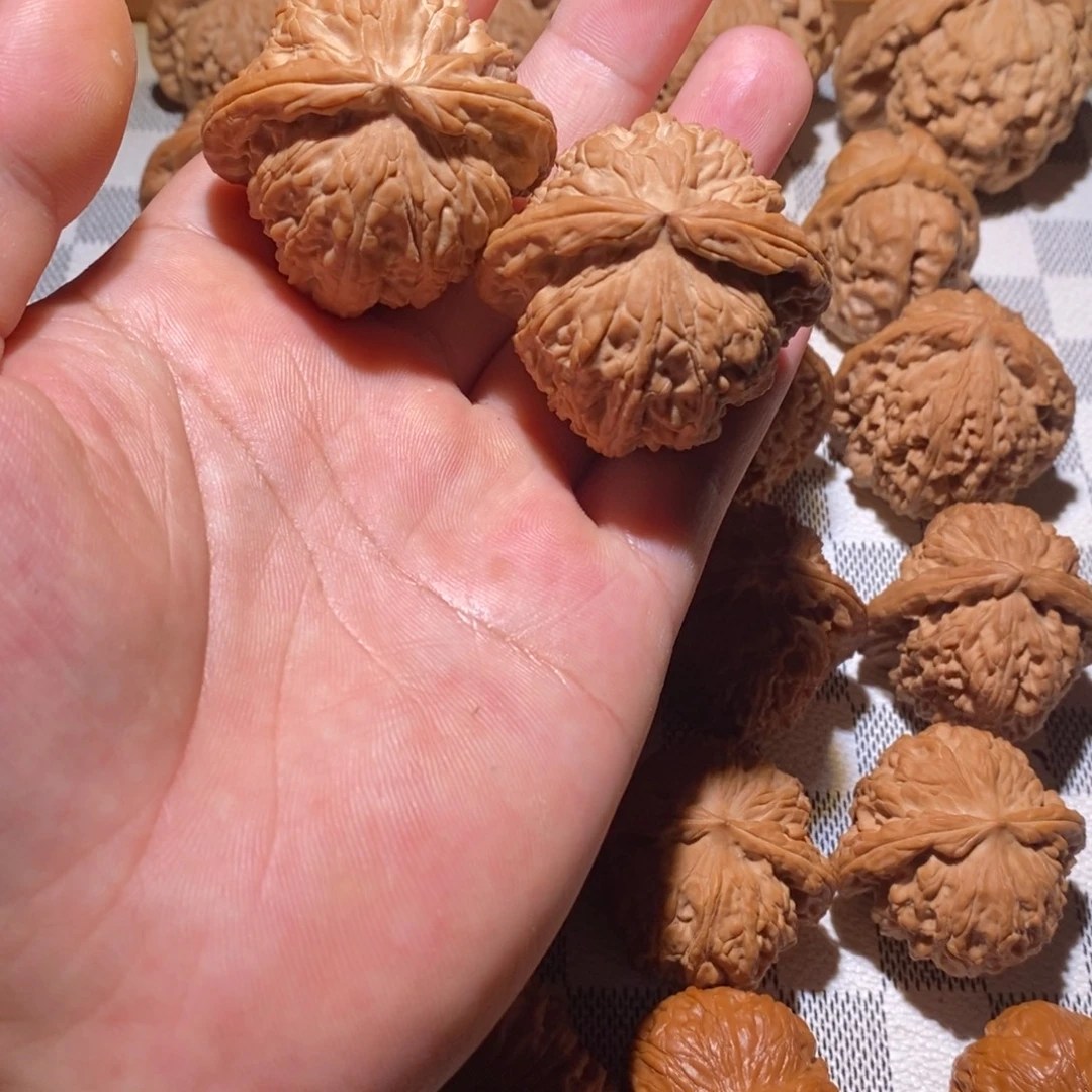 9***_文玩核桃吊坠白狮子
