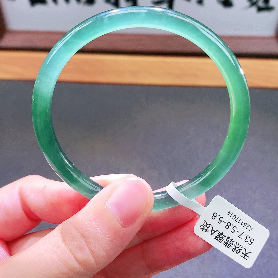 翡翠未镶嵌手镯天然翡翠