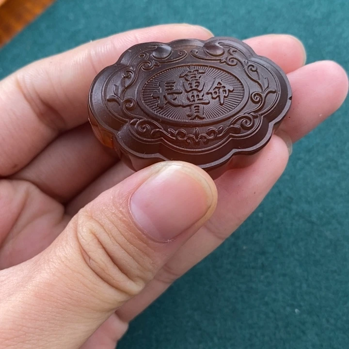 未镶嵌琥珀珠宝奇石