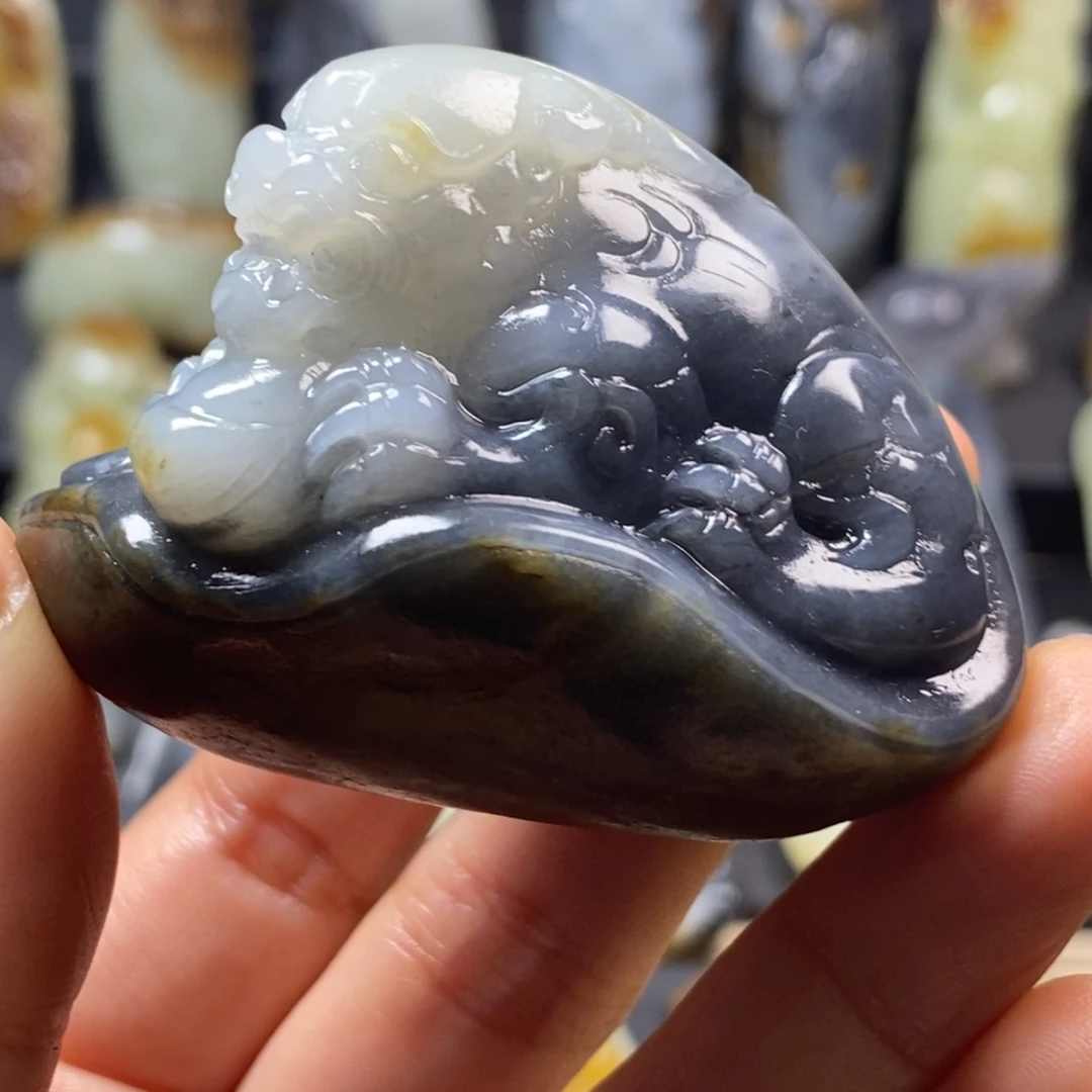 和田玉未镶嵌把件