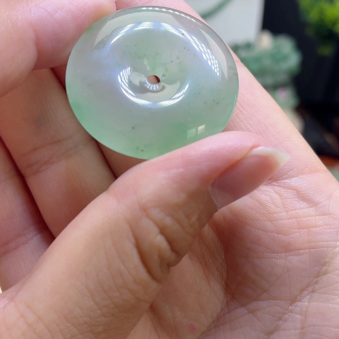 石英质玉（非洲翠）未镶嵌颈饰