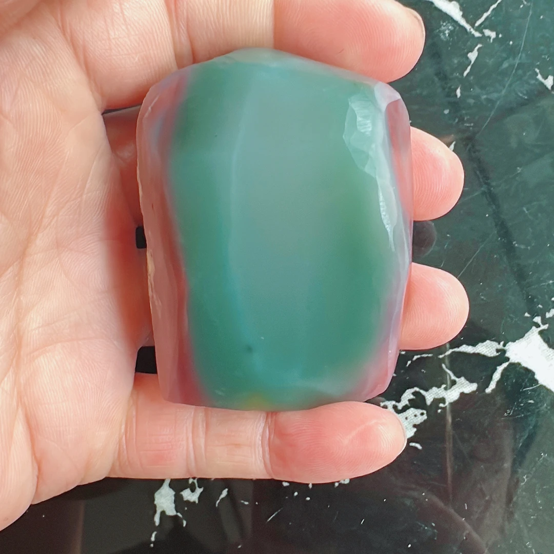 秦紫玉精品原石玉质饱满可雕刻可观赏也可把玩