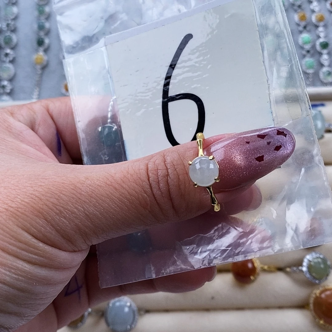 翡翠未镶嵌戒指缅甸