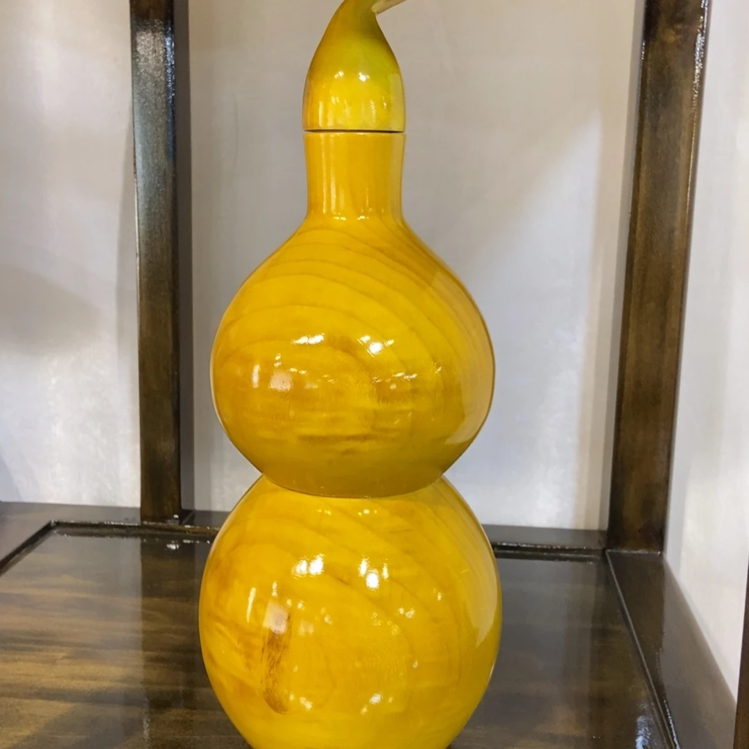 楠木葫芦摆件一个