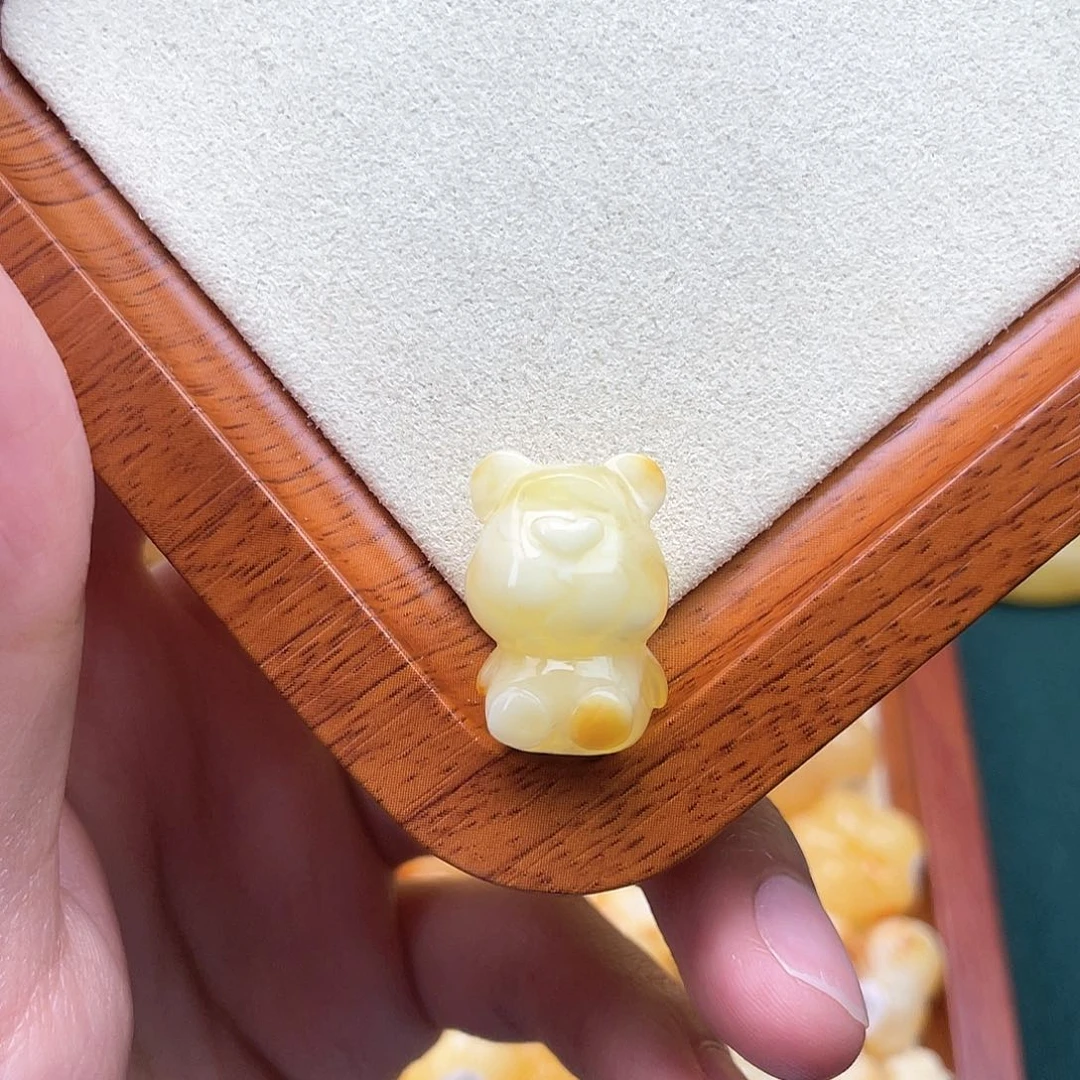 琥珀裸石未镶嵌蜜蜡