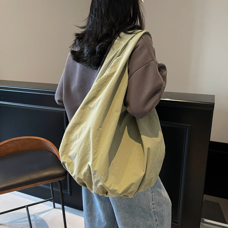 新款托特大容量包包简约韩版时尚单肩斜挎包通勤必备云朵包帆布包