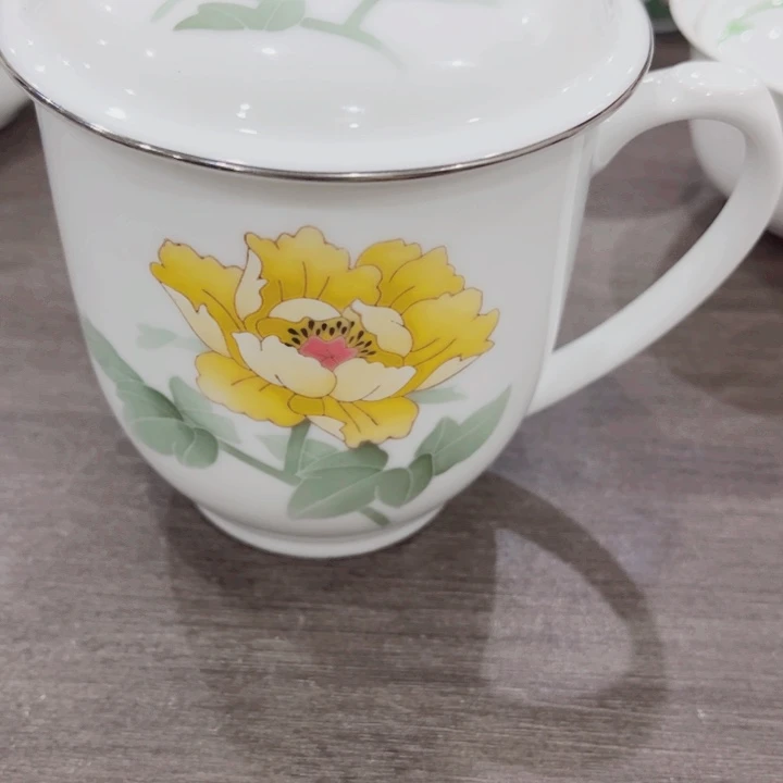 杯釉下五彩瓷的制作工艺