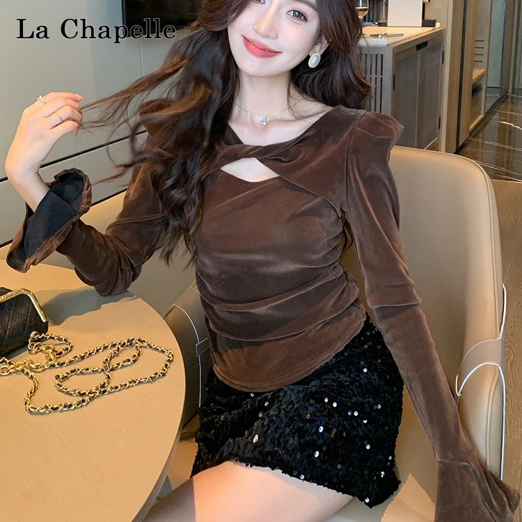 拉夏贝尔2025新款百搭洋气长袖打底衫女小众内搭V领性感短款上衣