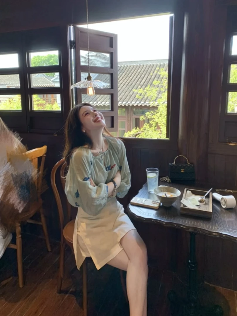 2025秋季新款韩系松弛感甜美减龄小清新衬衫上衣女高腰裙裤两件套