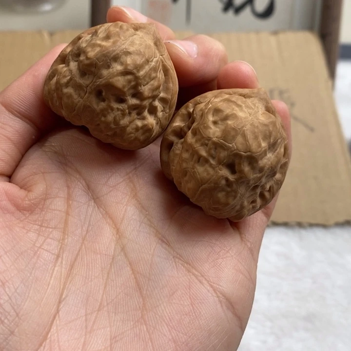 文玩核桃吊坠J****根骨产