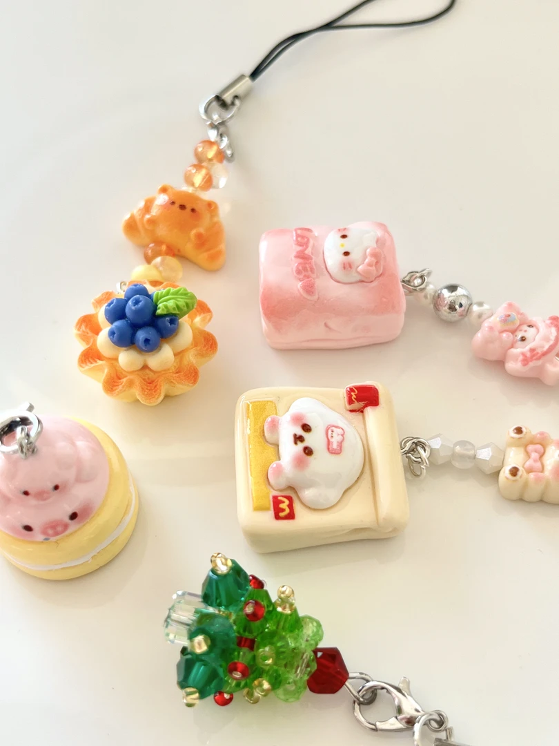 爆款创意树脂卡通食玩手工diy手机链钥匙扣可爱包包串珠挂件高定
