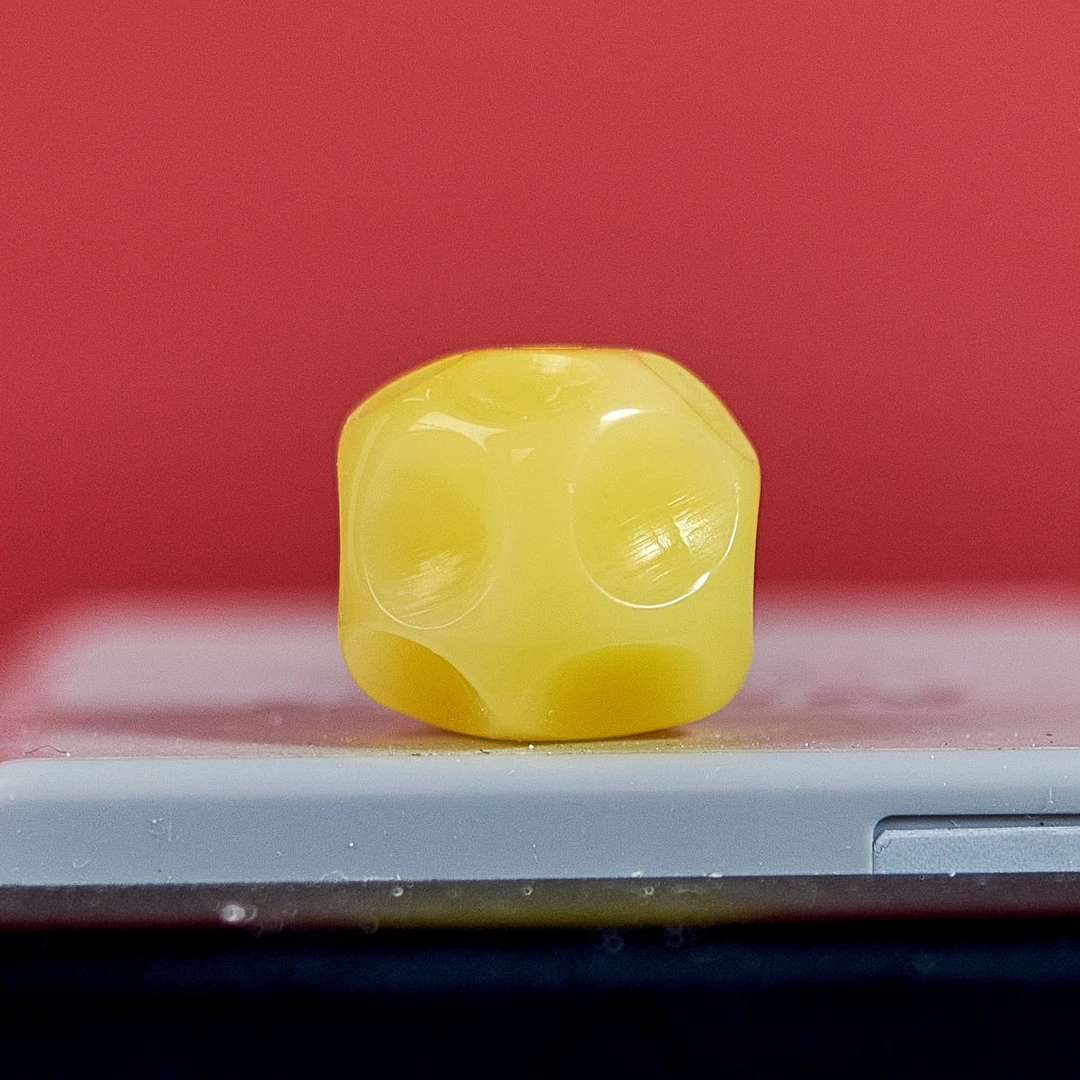 原矿俄料鸡油黄蜜蜡无相尺寸9~13mm星陨手串配饰单珠 多样性发货