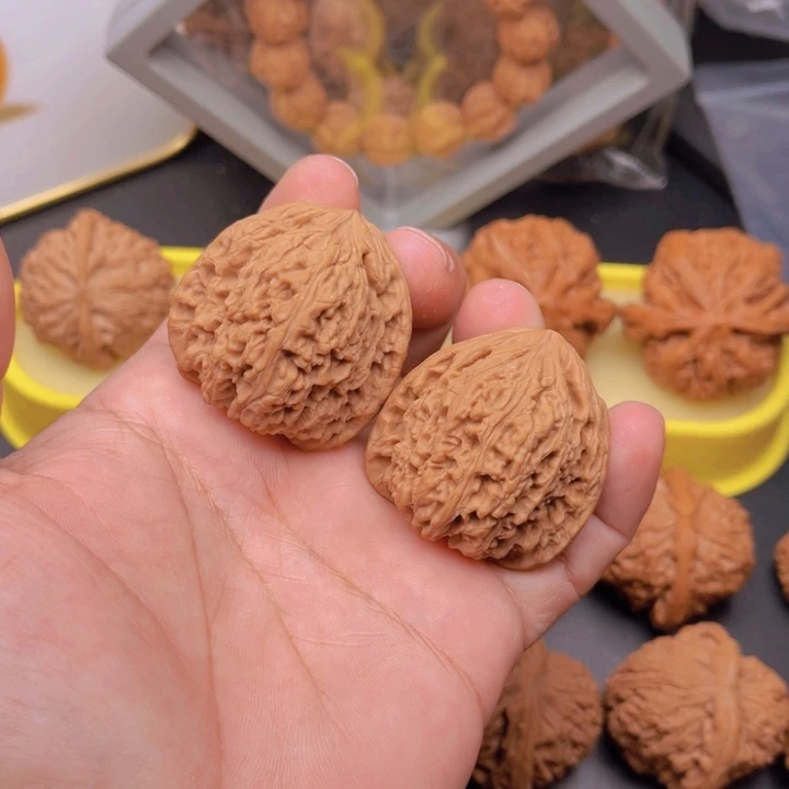 文玩核桃把件40全品南疆石