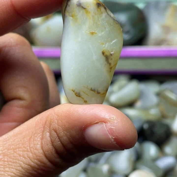 和田玉未镶嵌珠宝半成品