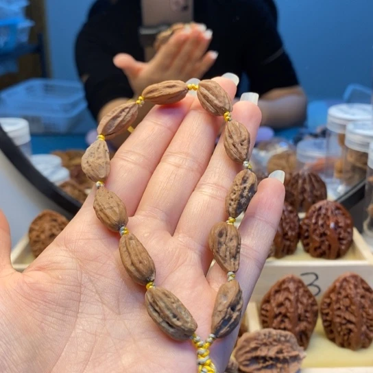 元***贞把件桃核东北秋子