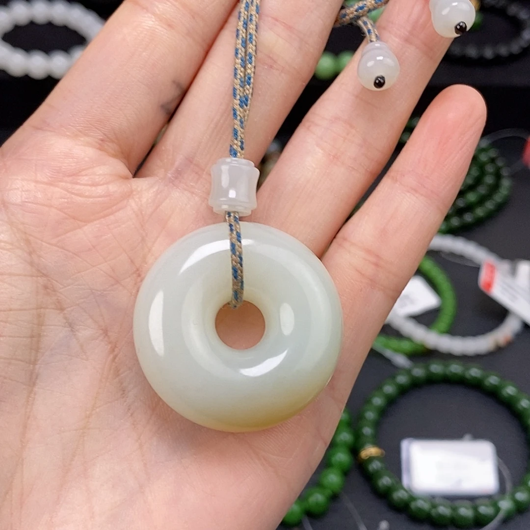 七***宝和田玉未镶嵌手链