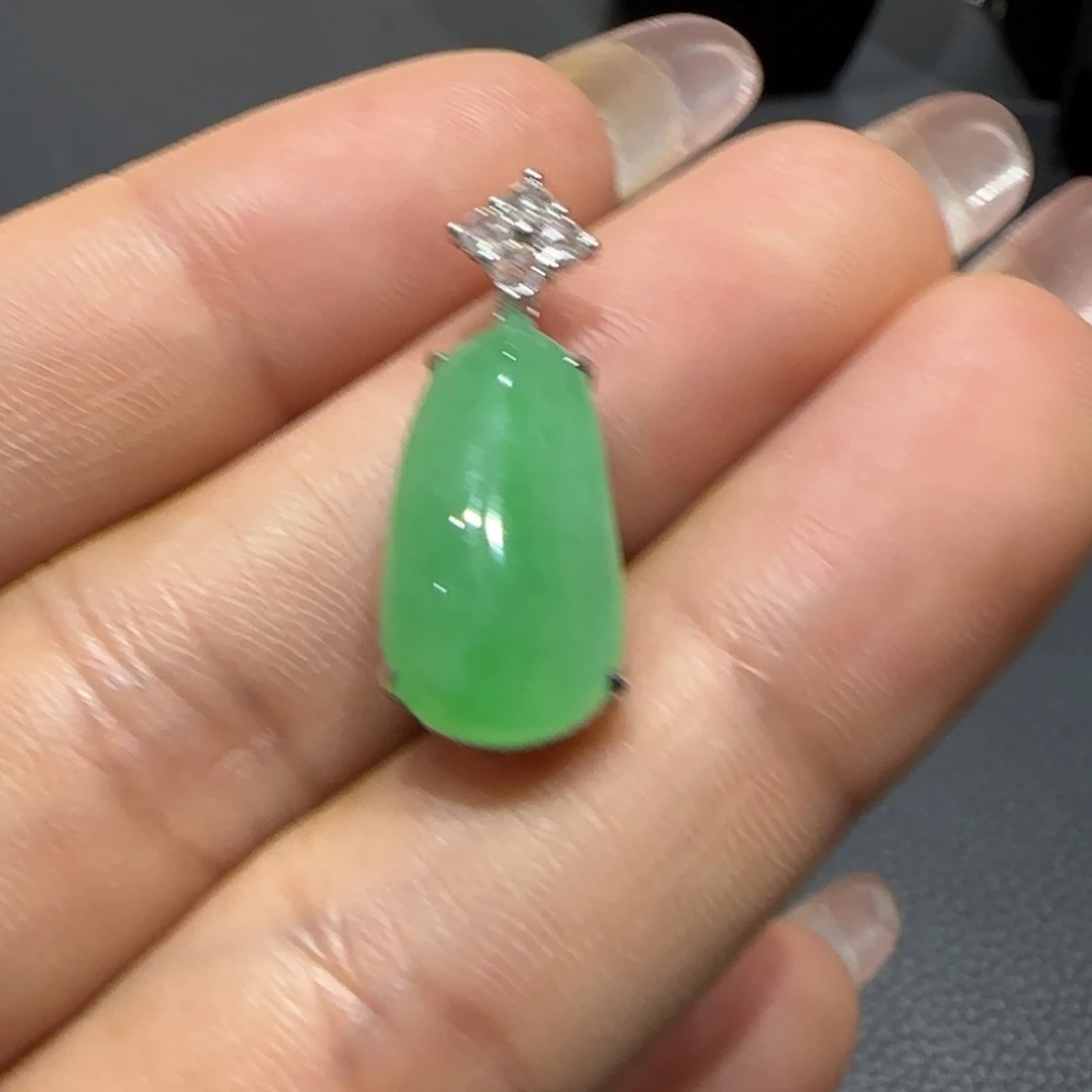 翡翠18K金镶嵌颈饰L福瓜