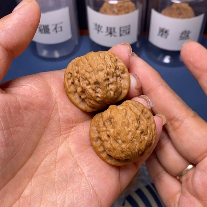 文玩核桃把件34野狼
