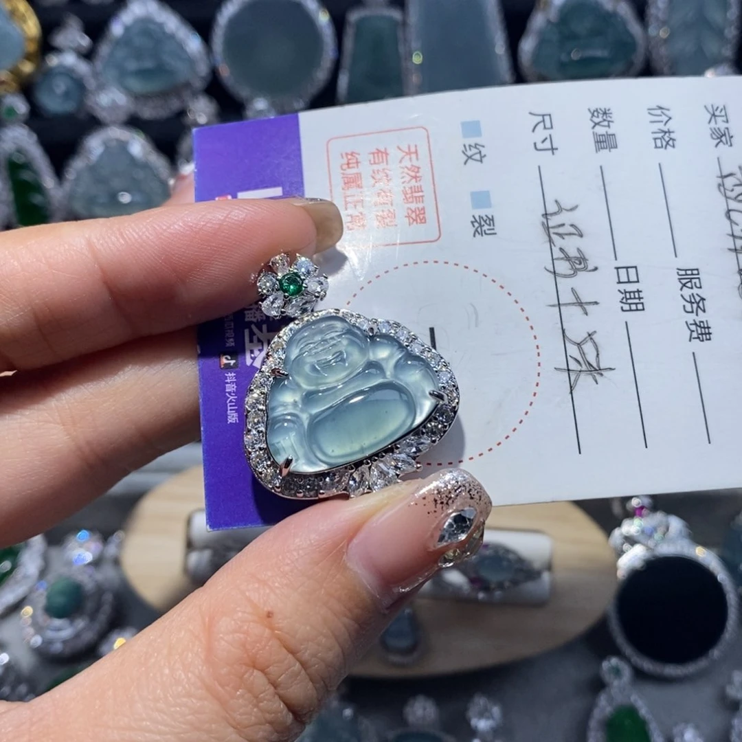 翡翠颈饰未镶嵌翡翠