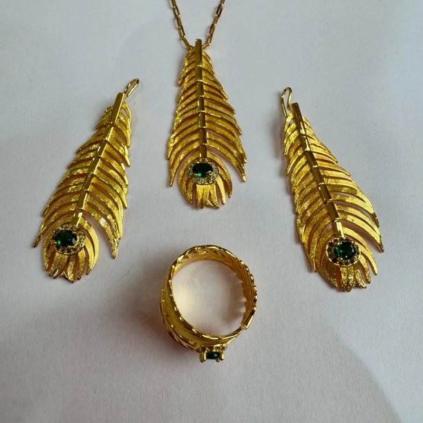 375小别克珠宝-绿色羽毛三件套