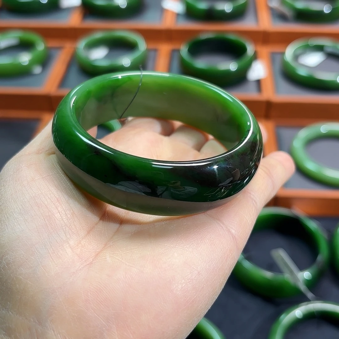 和田玉（碧玉）未镶嵌手镯碧玉聚红皮