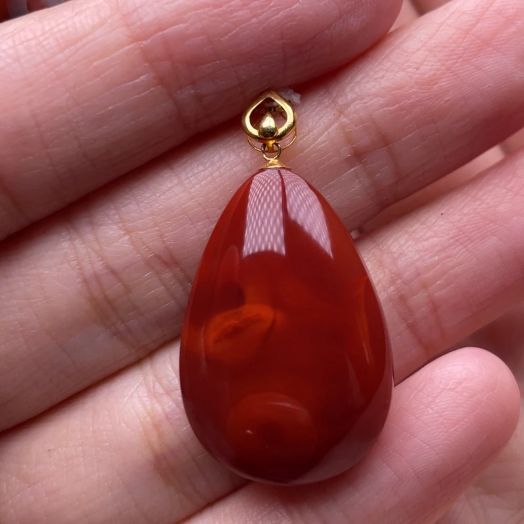 南红玛瑙18K金镶嵌珠宝奇石水滴吊坠