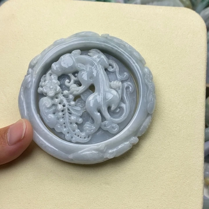 翡翠未镶嵌手镯60.6圈螭龙