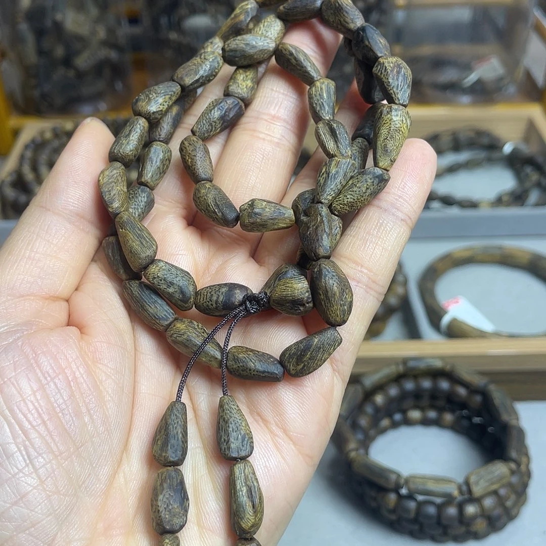 沉香碎屑沉香棋楠沉香老料树丁三圈沉水级花香蜜香