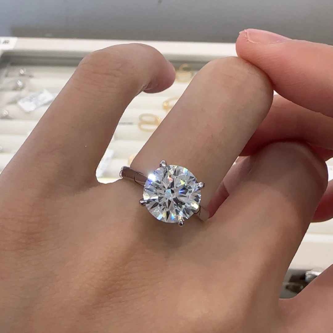 铂Pt950镶嵌实验室培育钻石3卡经典四爪